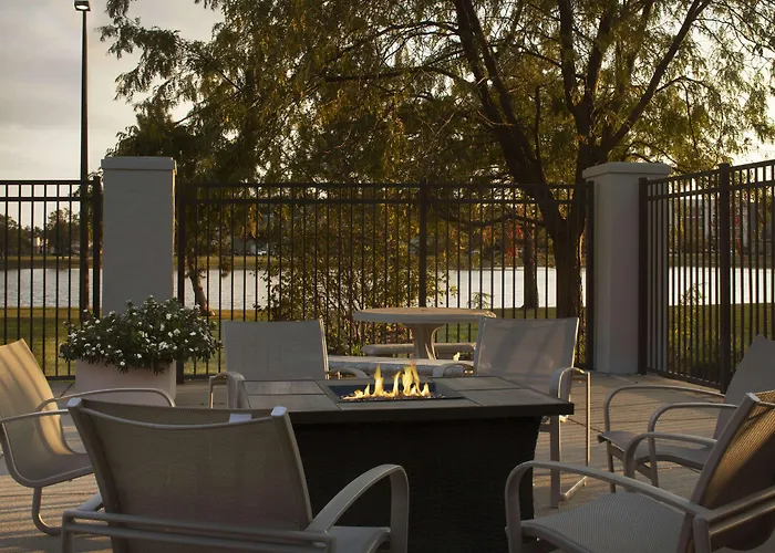 Pet Friendly hotel: Hampton Inn Evansville