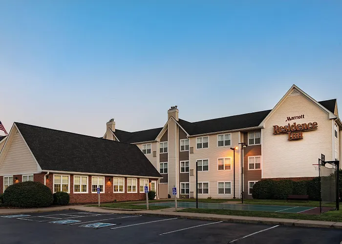 Hotel with Tennis: Residence Inn By Marriott Evansville East